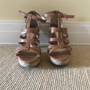 Söftt nude strappy heels